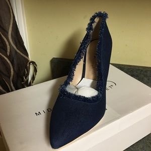 Beautiful blue jean pump!!